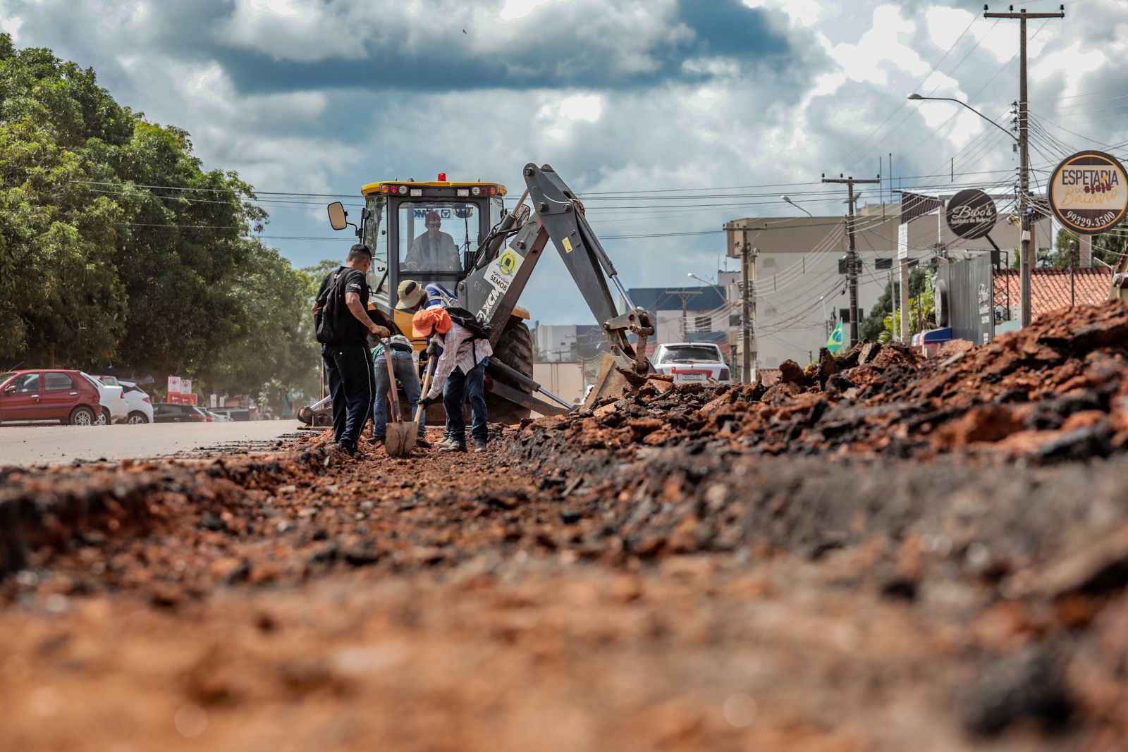 Obras seguem na rua Venezuela